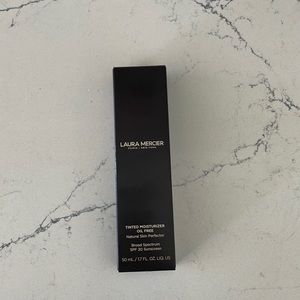 Laura Mercier Tinted moisturizer Tawny